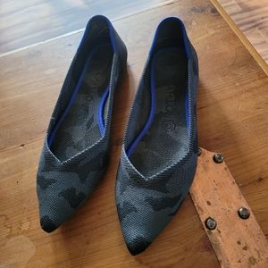 Rothys Dark Gray Camo sz 9